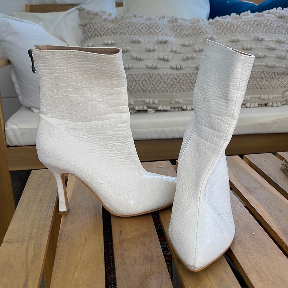 White croc curved heel boots. 7.5